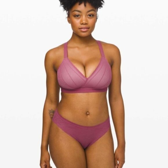 Lululemon Awake To Lace Bra Plumful/Smoky Blush Minimal Seams Molded Cups Sz 32B - Picture 1 of 9